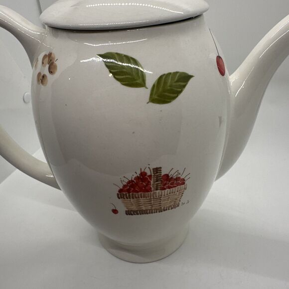 Vintage Johnson Brothers Cerise Very Rare Discounted Tea Pot Apple Basket Design - Picture 6 of 16